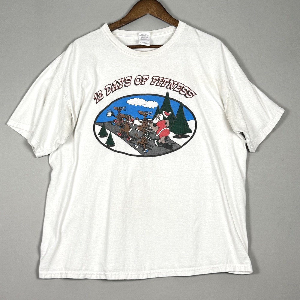 Gildan T-Shirt Mens XL White Excellent 12 Days of Fitness Y2K Graphic Tee